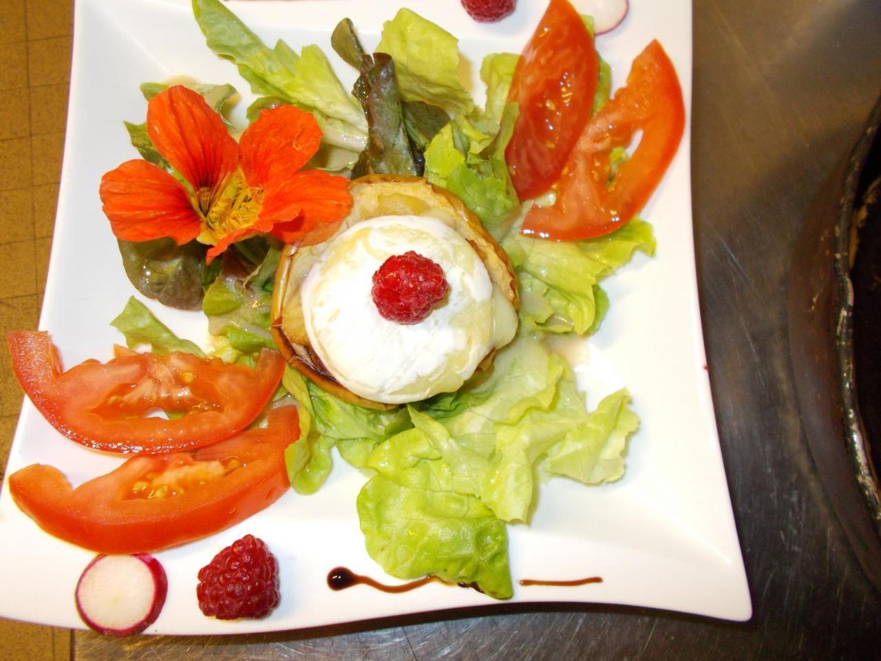 Logis Hotel Restaurant La Chaumiere Tournon-sur-Rhone Eksteriør bilde